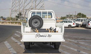 Toyota Land Cruiser 79 Pickup 5 portes 5 places SUV 8 cylindres 4.5L Diesel Manuelle d'occasion 2020 Premier Propriétaire Conduite à Gauche Tissu Foncé - Product Image 6