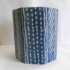 Tissu en coton imprimé bleu cousu sur le panneau de carte Belle boîte pliable mais robuste pour une boîte de rangement à usage multiple - Product Image 2