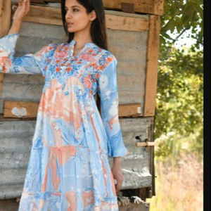 เดรสแม็กซี่งานทำมือดีไซน์เนอร์แฟชั่นใหม่ใหม่แขนสามส่วนความยาว Midi พิมพ์ลายปักกระดุมตกแต่งธรรมชาติ - Product Image 1