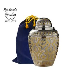 Crémation élégante avec un design floral Souvenir commémoratif décoratif et fonctionnel pour les cendres humaines - Product Image 4