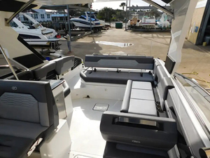 Bateaux Cobalt A29 2021, prix usine, prêts pour la vente en gros. - Product Image 5