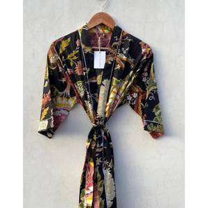 Kimono de Algodón Twilight Bloom con Estampado a Mano, Bata de Lujo Tejida Etérea, Suave Ropa de Dormir Nupcial para Uso Doméstico - Product Image 5
