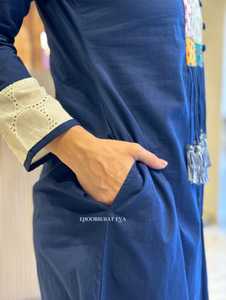 Impresionante conjunto de Kurta azul marino para mujer con pantalones Palazzo-Traje de fiesta étnico con bordado y detalle de borlas - Product Image 4