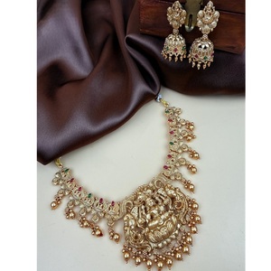 Collier temple en plaqué or de meilleure qualité avec boucles d'oreilles pour mariage de collection pour femmes - Product Image 2