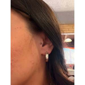 Boucles d'oreilles clous en argent sterling en forme d'étoile, fabriquées par des artisans Navajo, avec diamants et perles, tendance et mignonnes, pour fiançailles, mariage et fêtes - Product Image 2