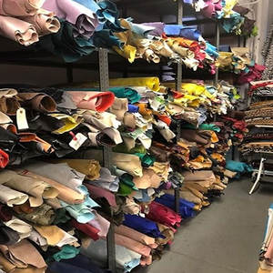 Fabricant de vestes universitaires en toile personnalisées, fourniture mondiale, à capuche, matelassées, unisexes, avec broderie de haute qualité - Product Image 6