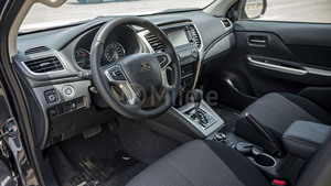 Mitsubishi L200 GLX DC 2.4L 4WD Diésel 2023 Usado, 6 Velocidades, Dirección Diésel, Automático, 6 Asientos, Cuero, Cámara Trasera, Euro III - Product Image 3