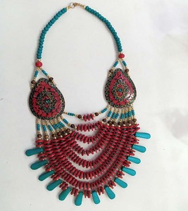 Collares con colgante de mosaico de cuentas de hueso bohemio superventas para mujer, joyería de moda, fabricante indio, precio de exportación - Product Image 4