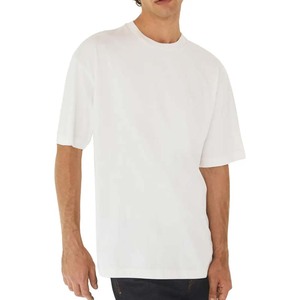 เสื้อยืดคอกลมแขนสั้นทรงหลวมสำหรับผู้ชาย - Product Image 1