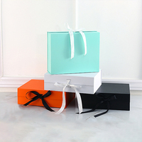 Boîte en carton rigide pliable avec logo personnalisé, emballage de vêtements, boîte cadeau de luxe avec fermeture magnétique