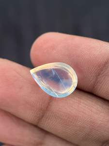 พลอยมูนสโตนสีรุ้งธรรมชาติทรงลูกแพร์สำหรับทำเครื่องประดับจากอินเดีย - Product Image 2