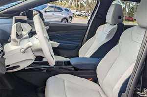 VOLKSWAGEN ID.4 Pro S SUV 2024 entièrement équipé et propre, prêt à être expédié - Product Image 4