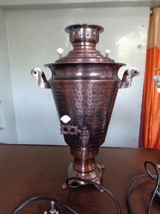 Théière de style rétro classique samovar orné d'or avec des détails complexes - Product Image 3