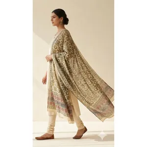 Dupatta en coton Kalamkari à motif floral de vigne doré, dessiné à la main - Product Image 4