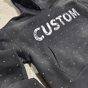 Sweat à capuche ample et court avec manches brodées et strass - Product Image 2