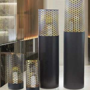 Lot de 4 bougeoirs votifs en métal avec différents modèles de formes et de tailles personnalisées pour les événements à domicile et les fêtes à l'hôtel au meilleur tarif - Product Image 1