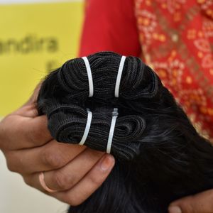 Bundles de cheveux indiens Remy sans Tengle Extensions de cheveux humains bruts Styles ondulés 8-36 pouces Fournisseurs directs Cheveux humains indiens - Product Image 2