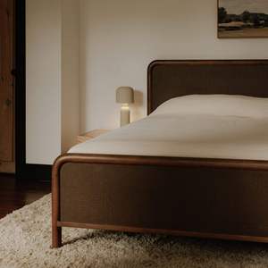 Base de Cama Doble Moderna de Madera Maciza con Cabecera y Piecera Tapizadas, Cama con Plataforma de Almacenamiento para Dormitorio o Habitación de Hotel - Product Image 2