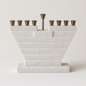 Menorá de mármol de lujo con diseño geométrico escalonado, hecha a mano, portavelas de Hanukkah, decoración judía moderna, elegante piedra tallada para festividades - Product Image 4