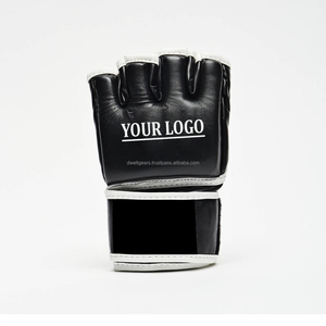 Gants de boxe MMA personnalisés DWELT GEARS OEM en cuir respirant, durables, antidérapants, avec sangle de poignet réglable à boucle auto-agrippante, légers - Product Image 1