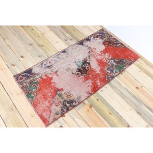 Alfombra Turca Vintage de 2.1x4.3 pies (65x130 cm), Alfombra de Lana Roja con Diseño Geométrico - Product Image 2