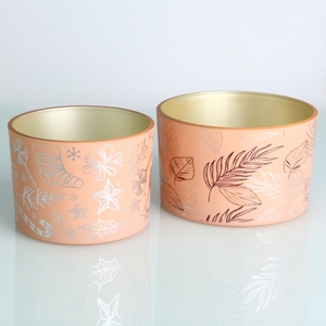 Efecto metálico navideño dentro <span class=keywords><strong>de</strong></span> 30 oz 3 <span class=keywords><strong>Mechas</strong></span> <span class=keywords><strong>de</strong></span> vidrio <span class=keywords><strong>de</strong></span> vela perfumada <span class=keywords><strong>de</strong></span> color coral tintado con calcomanías <span class=keywords><strong>de</strong></span> oro plateado y tapa <span class=keywords><strong>de</strong></span> madera - Product Image 3