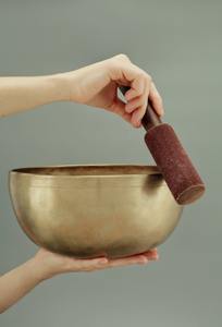 Bols chantants tibétains en laiton faits à la main de qualité supérieure bols chantants en laiton bols de méditation en laiton - Product Image 5