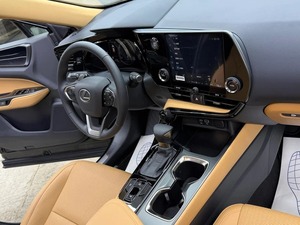 Toyota NX 200 2.0 CVT 173hp 4WD Usado, Limpio, Gasolina, Automático, Interior de Cuero, Volante a la Izquierda - Product Image 3