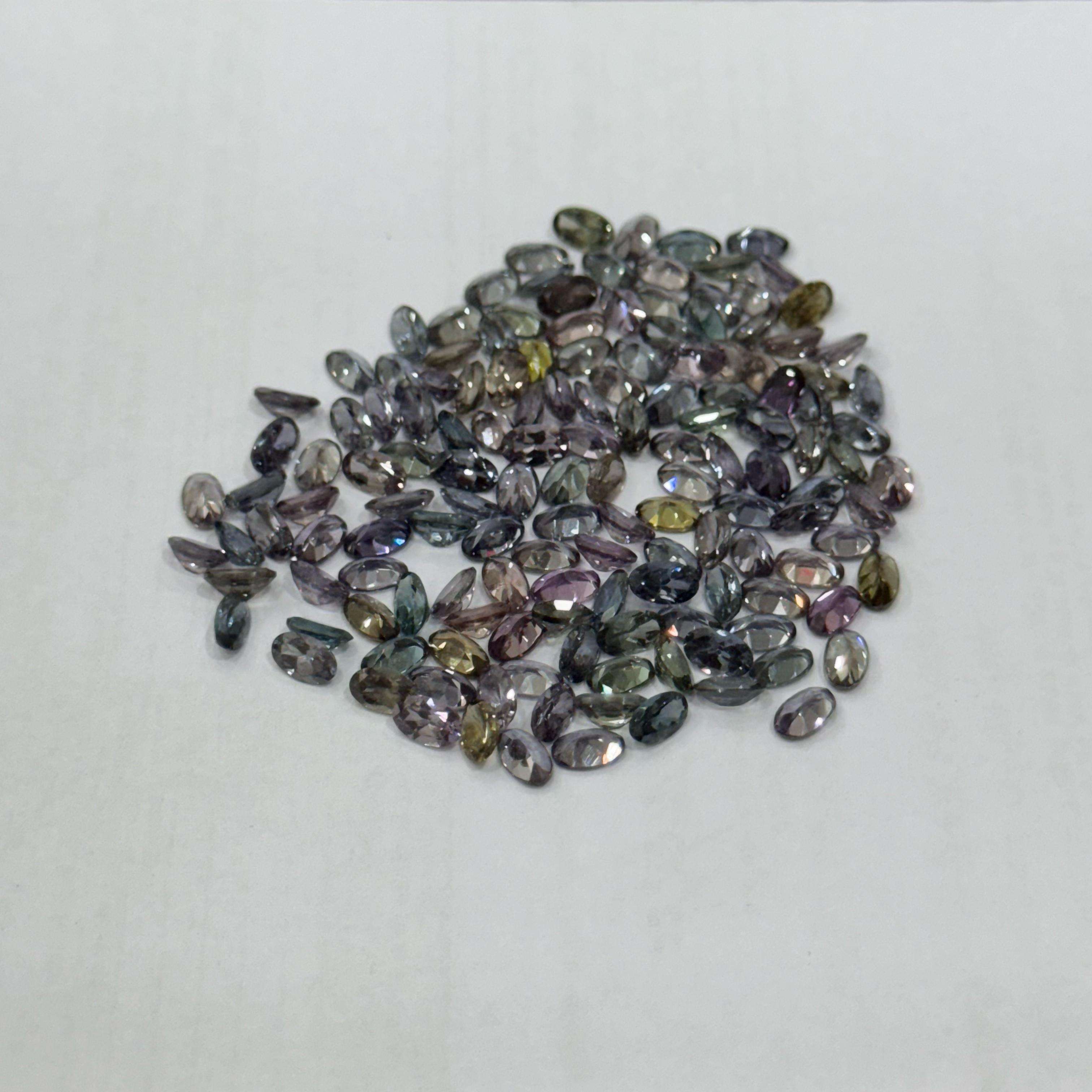 สีน้ำเงินอมเขียว