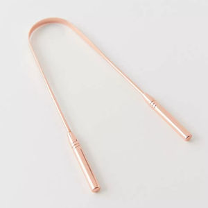Nettoyant de langue classique en cuivre pour une routine de soins bucco-dentaires holistique favorisant un nettoyage naturel et des habitudes quotidiennes saines - Product Image 1