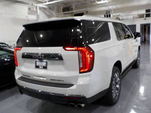 GMC Yukon XL Denali Ultimate 2023 Certificado Limpio - Product Image 3