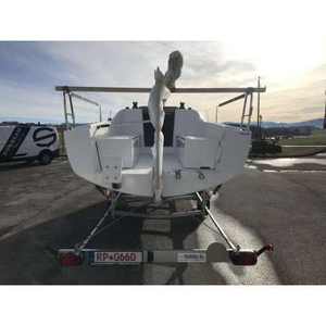 Velero Sunbeam 22.1 con Motor de 2.2 HP, Dimensiones 6.85x2.49m - Product Image 1