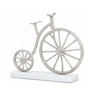 Estatuilla de mesa con acabado plateado geométrico, acento elegante para el hogar, sala de estudio, escritorio de oficina, exhibición y usos prácticos de utilidad - Product Image 6