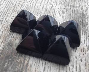 Piedras Preciosas de Ónice Negro Natural Calibradas de Alta Calidad, Corte Piramidal, Sueltas, para la Fabricación de Joyas, Provenientes de la India - Product Image 2