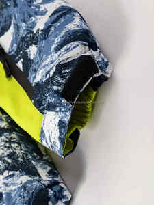 Chaqueta de esquí para hombre con forro polar tipo patchwork, impermeable, de alta visibilidad y con capucha para invierno. - Product Image 2