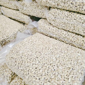 Cheap Bulk Cashew <b>Nuts</b> Wholesale Cashew W180 W240 W320 <b>Nuts</b> Kernels SANTIGO - Product Image 1