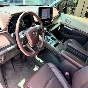 Toyota Sienna Platinum FWD 2024 en Alta Demanda - Product Image 3