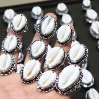 Nouvelle Arrivée Tendance 2026 : Bagues en Laiton Massif Plaqué Argent avec Coquillages de Cauris Naturels et Pierres Précieuses – Bijoux de Mode Très Demandés