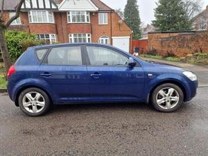 KIA CEED 2017 d'occasion, conduite à gauche/droite - Product Image 2