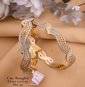 Brazaletes de latón con incrustaciones de perlas para mujer, joyería elegante chapada en oro para bodas y fiestas, venta al por mayor disponible - Product Image 6