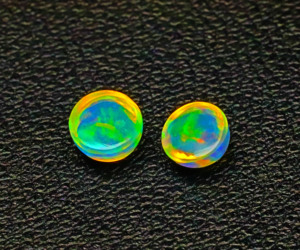 Par de cabujones de ópalo etíope, gemas de ópalo sueltas lisas, Ópalo de forma redonda llamativo de arcoíris Welo, lo mejor para hacer joyería fina - Product Image 6
