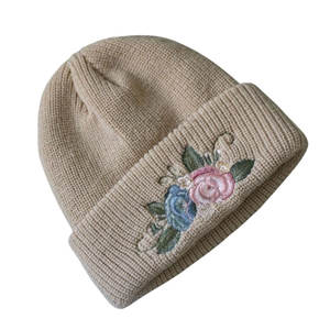 หมวกบีนนี่ปักลายแฟชั่นพร้อมลวดลายตะเข็บที่เป็นเอกลักษณ์สำหรับสไตล์หมวกบีนนี่ปักลายที่อบอุ่นและสะดวกสบาย - Product Image 1