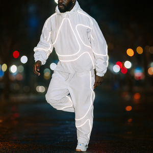 Conjunto Deportivo Informal de Gran Tamaño Personalizado, Ropa Deportiva Urbana, Chándal Simple, Chaqueta Cortavientos Reflectante de Nailon, Conjunto de Chaqueta y Pantalones Deportivos para Hombre - Product Image 3