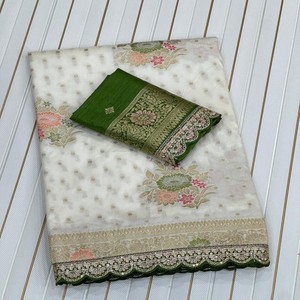 Sari de Seda Dola VASTRA COTTAGE con Bordado Completo, Lentejuelas, Ribete con Trabajo de Hilo y Blusa de Encaje con Bordado en Contraste, Ropa Étnica - Product Image 3