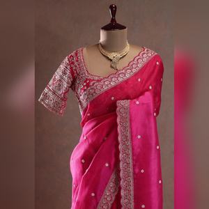 Sari indien en soie Tibby avec travail de séquence de fils de créateur glamour pour femmes, fête, mariage, occasions spéciales - Product Image 2