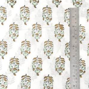 มิ้นท์อ่อนและเขียวมะกอก