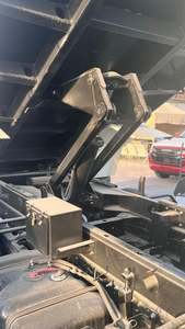 Nouveau camion benne Isuzu NPR 2024, 131 CV, 4,6 L, norme d'émission Euro 6, châssis 4 cylindres, éclairage, diesel, transmission manuelle, hydraulique - Product Image 5