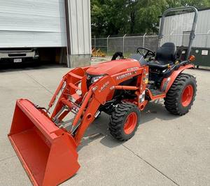 Tracteur miniature à moteur diesel KUBOTA B2601HSD 4x4 - Product Image 4