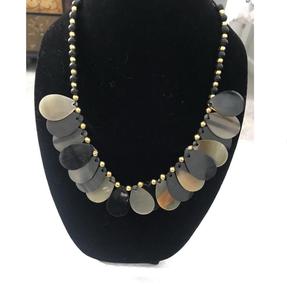 Collar de Lujo Hecho a Mano con Cuerno de Búfalo, Joyería Natural y Sostenible para Mujer, Alta Calidad - Product Image 3