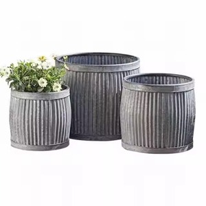 Jardinières en fer de qualité supérieure pour exportateurs – Matériaux haut de gamme, écologiques, décoration élégante pour complexes résidentiels - Product Image 1